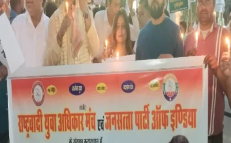 पहलगाम हमले में मारे गए पर्यटकों को श्रद्धांजलि:लखनऊ में NYRM और JPI ने किया श्रद्धांजलि सभा का आयोजन, नेताओं ने की कड़ी कार्रवाई की मांग