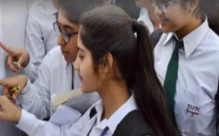UP बोर्ड रिजल्ट में फिर लड़कियां अव्वल:2014 से लगातार छात्राओं का रिजल्ट बेहतर; इस बार 10वीं में 7% और 12वीं में 10% ज्यादा लड़कियां पास